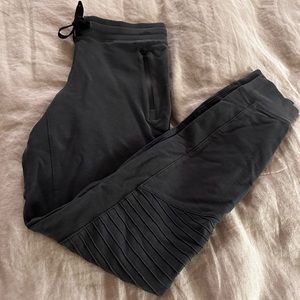 Women’s alo Moto Joggers - Charcoal Grey - Size S